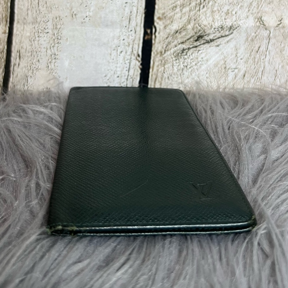 LOUIS VUITTON - taiga long wallet - Picture 4 of 11